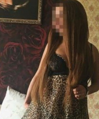 💋 Я опытна и умею доставлять истинное наслаждение. В Москве я готова встретиться с тобой и подарить незабываемые мгновения. ✨ Мои услуги включают классический секс, оральные ласки, эротический массаж и многое другое. 🔥 Я ухоженная и сексуальная, а мои фото говорят сами за себя. В моих отзывах пишут, что я знаю, как погрузить вас в удовольствие, дарить ощущения и оставить вас довольным. 💫 Живу в Москве, так что не упусти свой шанс на необыкновенное свидание со мной. Сделай шаг к наслаждению и напиши мне уже сейчас. 😉 Марина